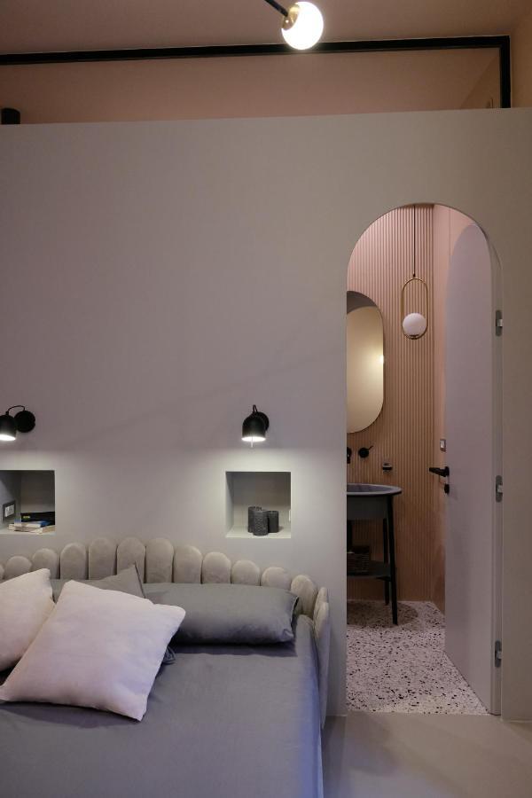Luciani 33 Luxury Rooms ซาแลร์โน ภายนอก รูปภาพ