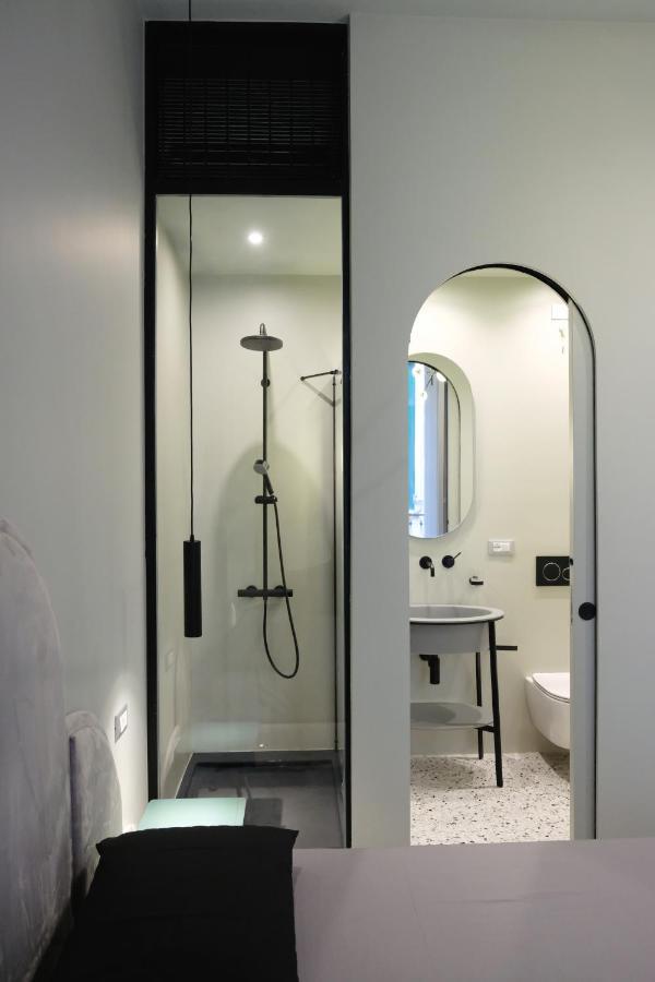 Luciani 33 Luxury Rooms ซาแลร์โน ภายนอก รูปภาพ