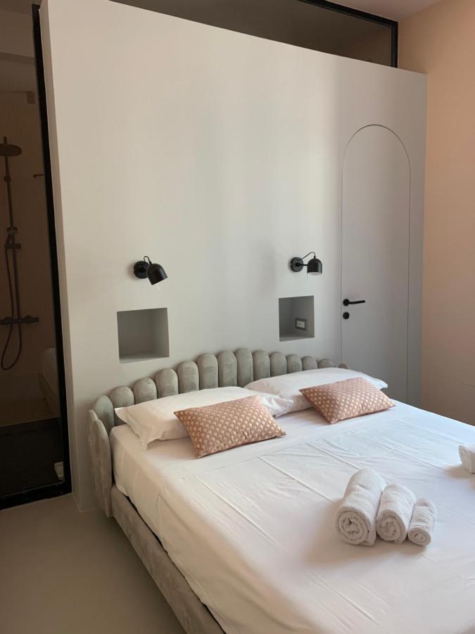 Luciani 33 Luxury Rooms ซาแลร์โน ภายนอก รูปภาพ