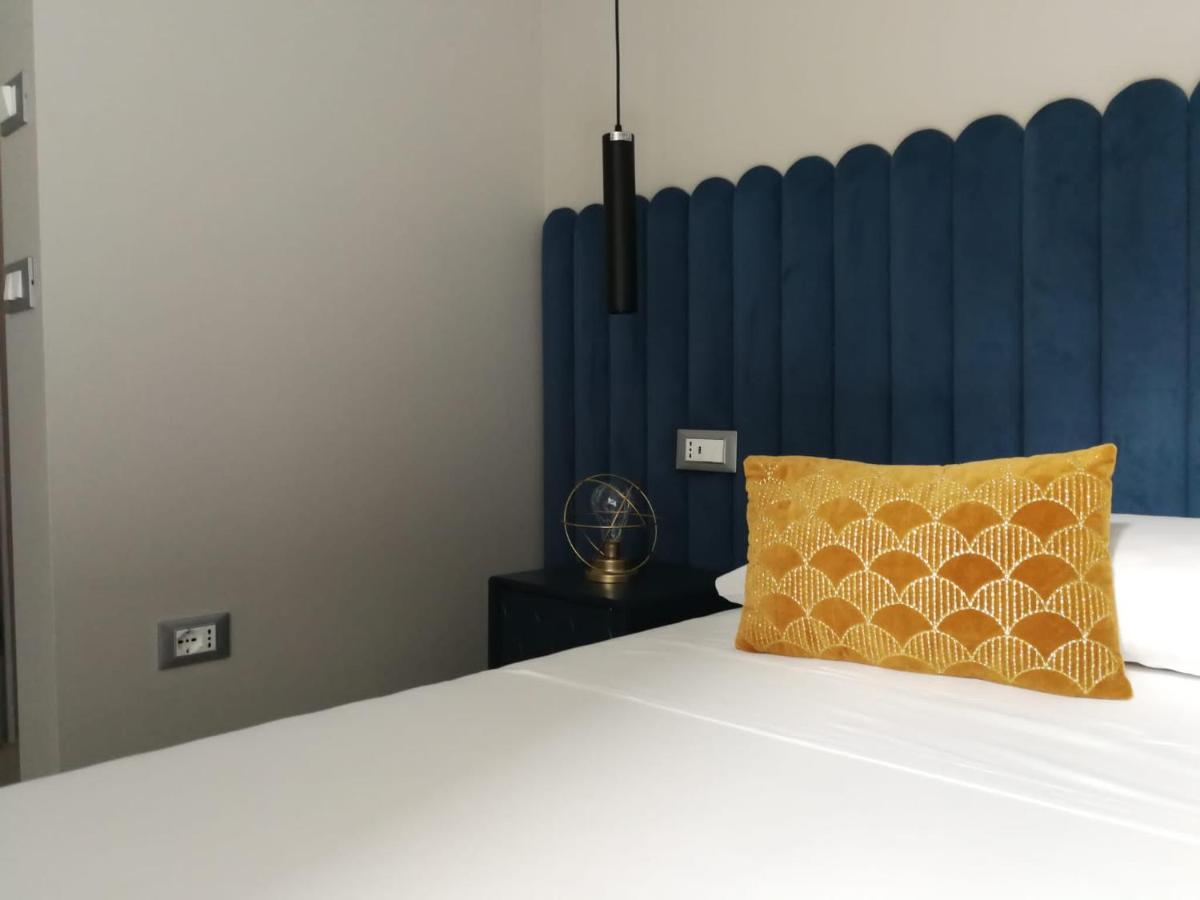 Luciani 33 Luxury Rooms ซาแลร์โน ภายนอก รูปภาพ