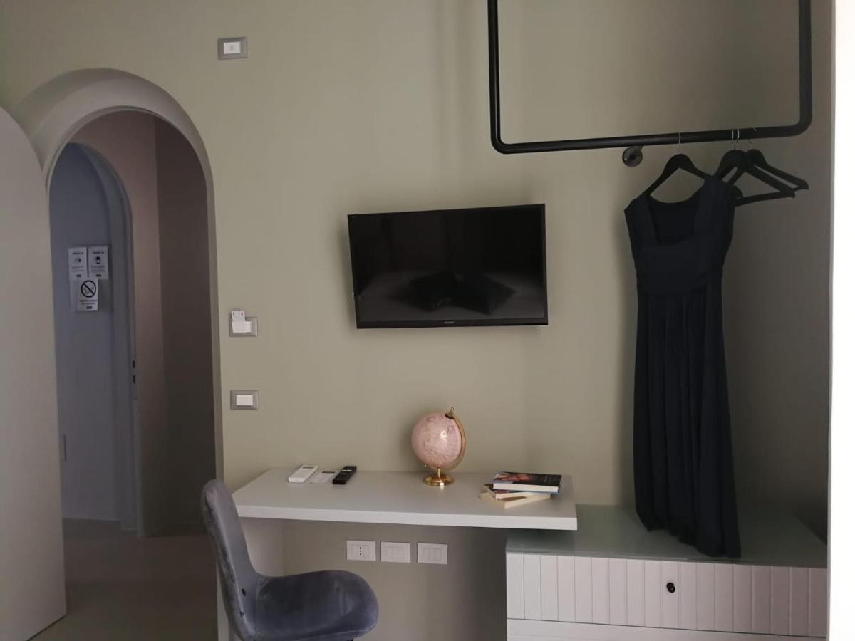 Luciani 33 Luxury Rooms ซาแลร์โน ภายนอก รูปภาพ