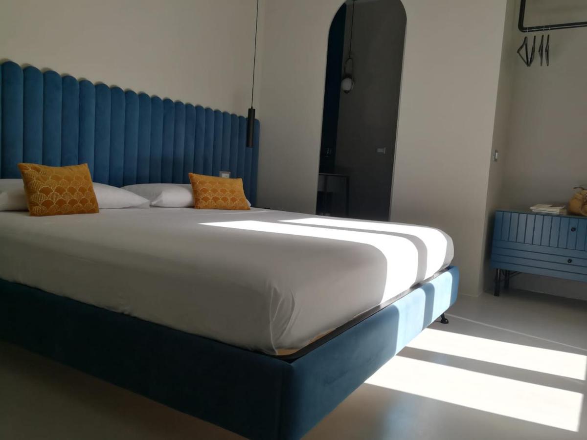 Luciani 33 Luxury Rooms ซาแลร์โน ภายนอก รูปภาพ