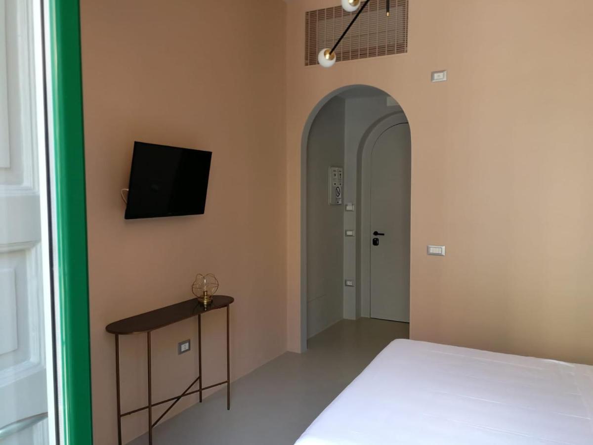 Luciani 33 Luxury Rooms ซาแลร์โน ภายนอก รูปภาพ