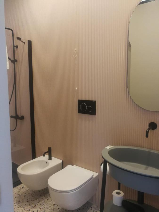 Luciani 33 Luxury Rooms ซาแลร์โน ภายนอก รูปภาพ