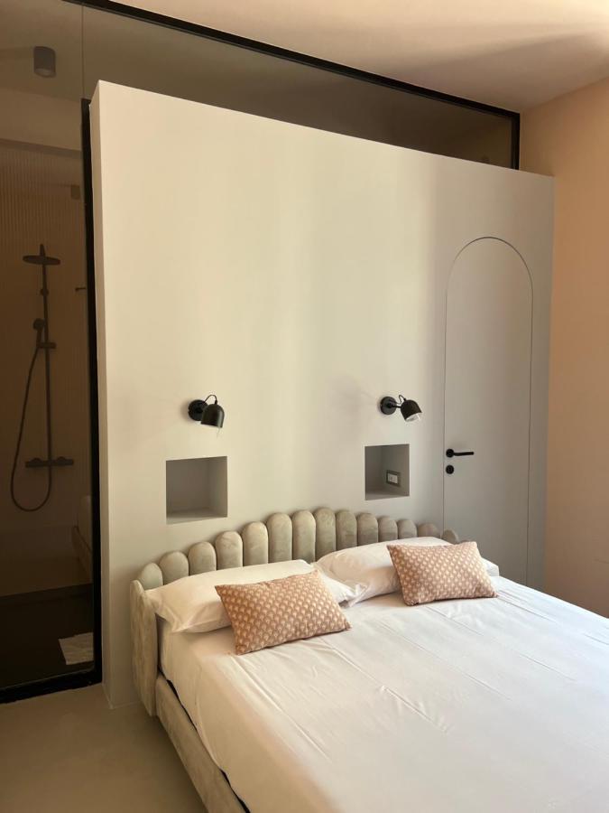 Luciani 33 Luxury Rooms ซาแลร์โน ภายนอก รูปภาพ